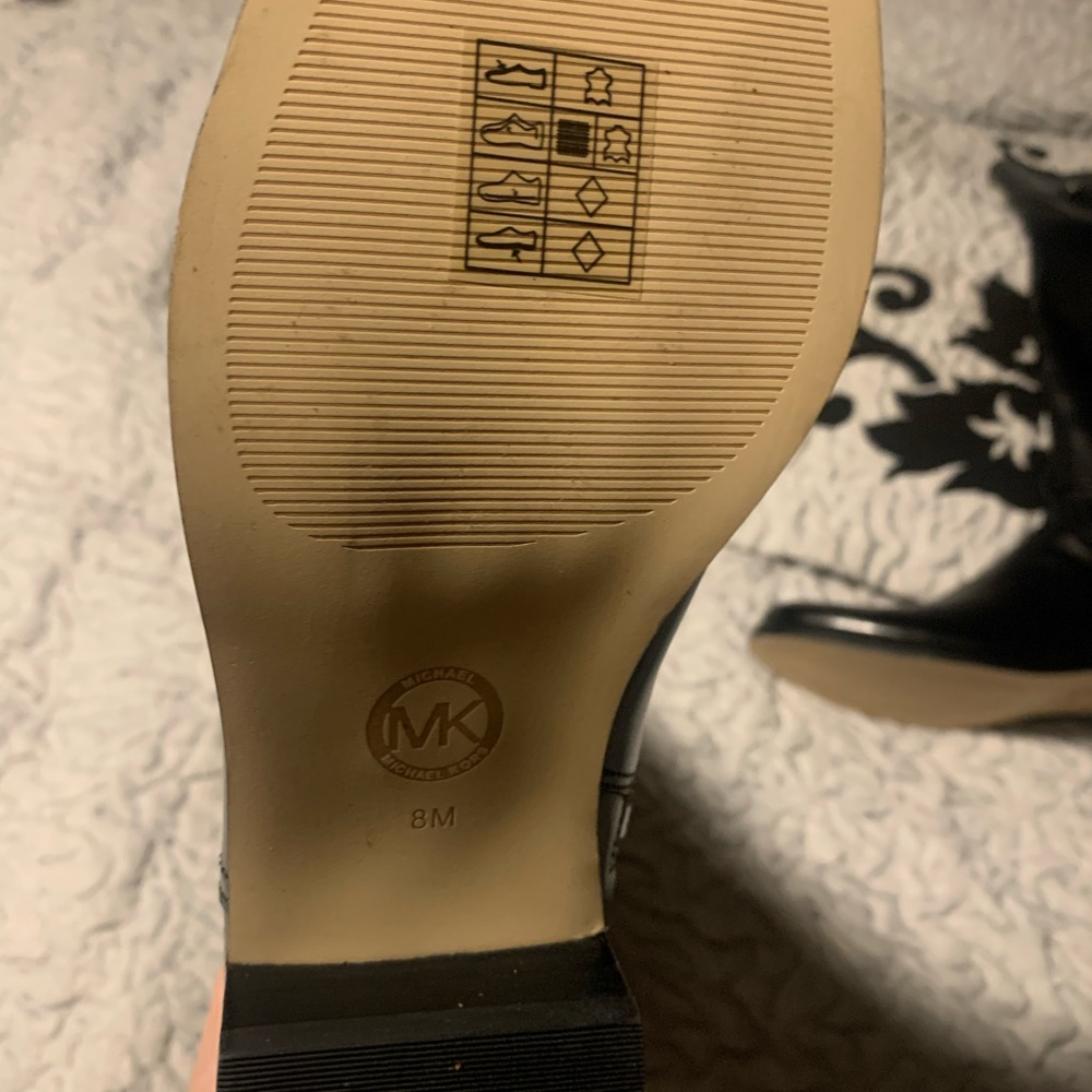 Michael Kors boots - Picture 2 of 5